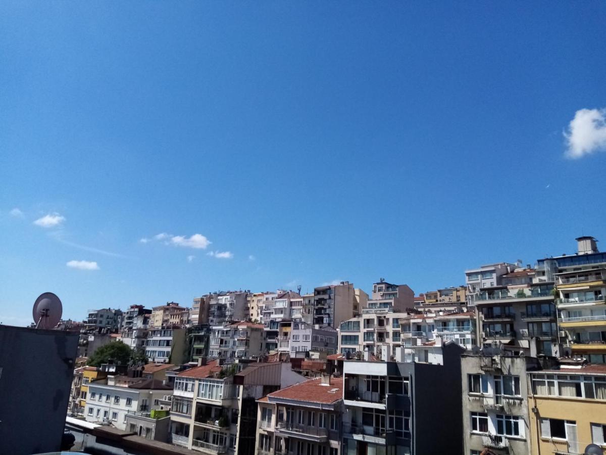 Taksimde Harika Terasli Kismi Deniz Manzarali Daire Apartamento